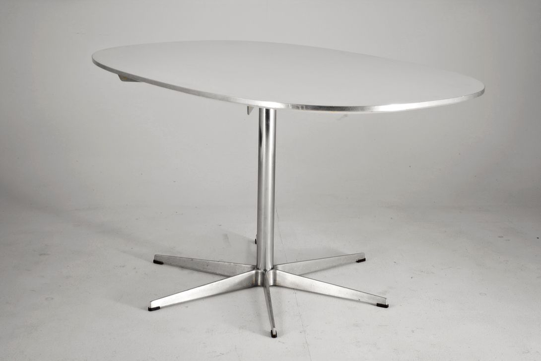 Foto Hansen Super Elliptic Dining Table h71x135x90