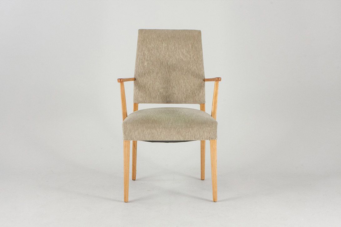 Foto Armchair with Beige Upholstery