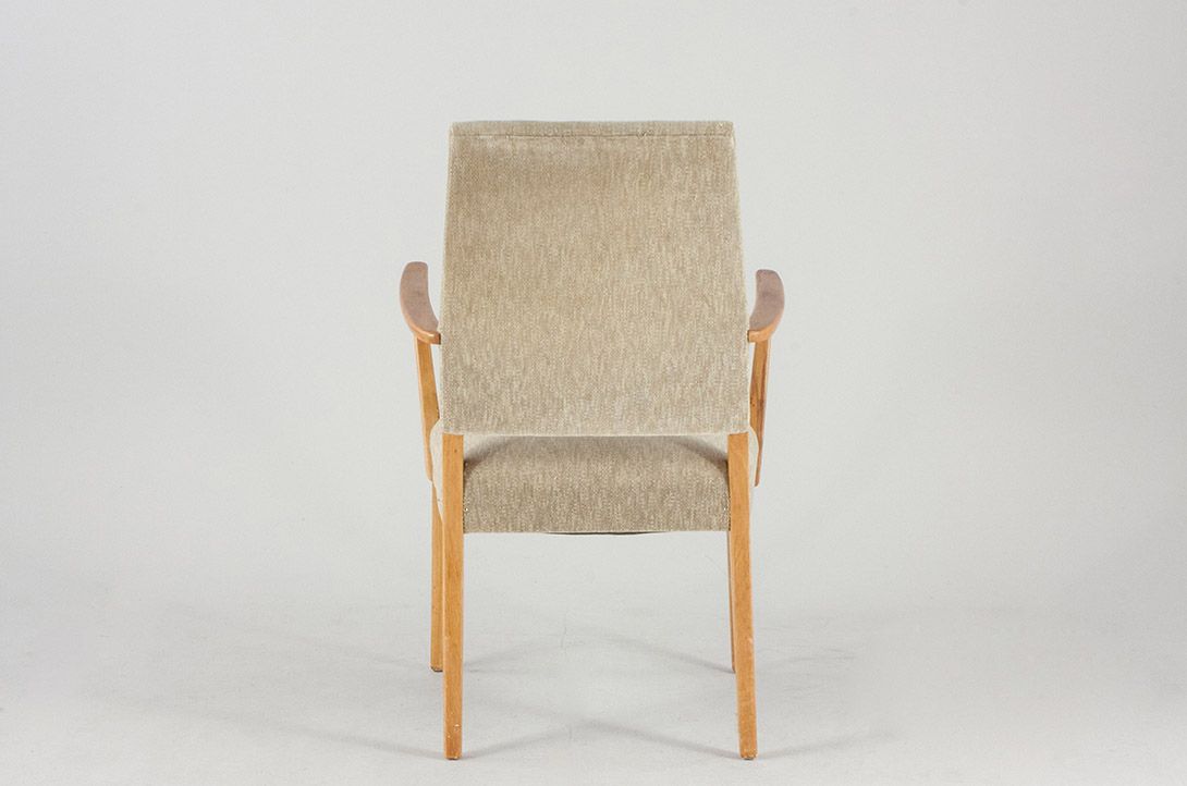 Foto Armchair with Beige Upholstery