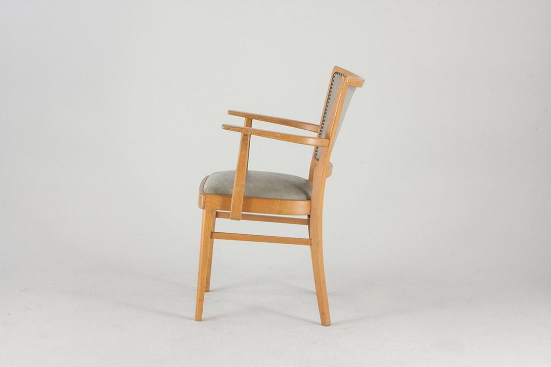 Foto Armchair with Grey Leather Seat