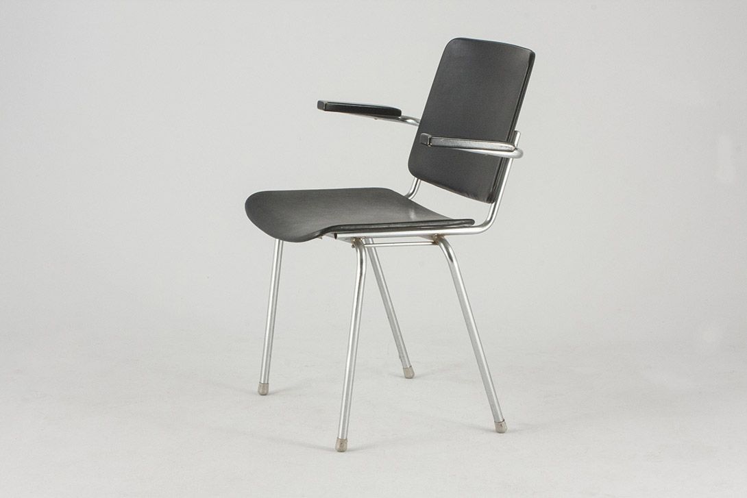 Foto Black Wooden Side Chair with Armrests and Aluminium Metal Frame 1966