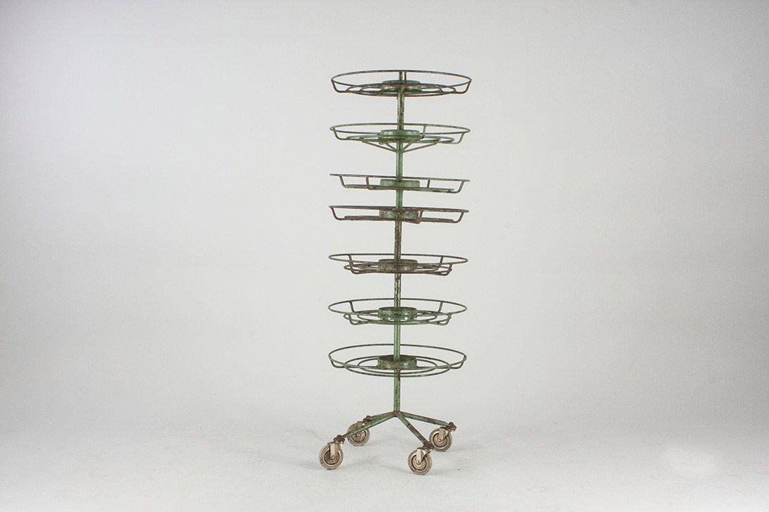 Foto Industrial Round Shelf Etagere 1930