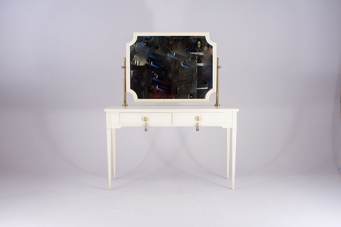 Foto Women Dressing Table with Movable Mirror, Two Drawers and Golden Details 1940 h148x120x46