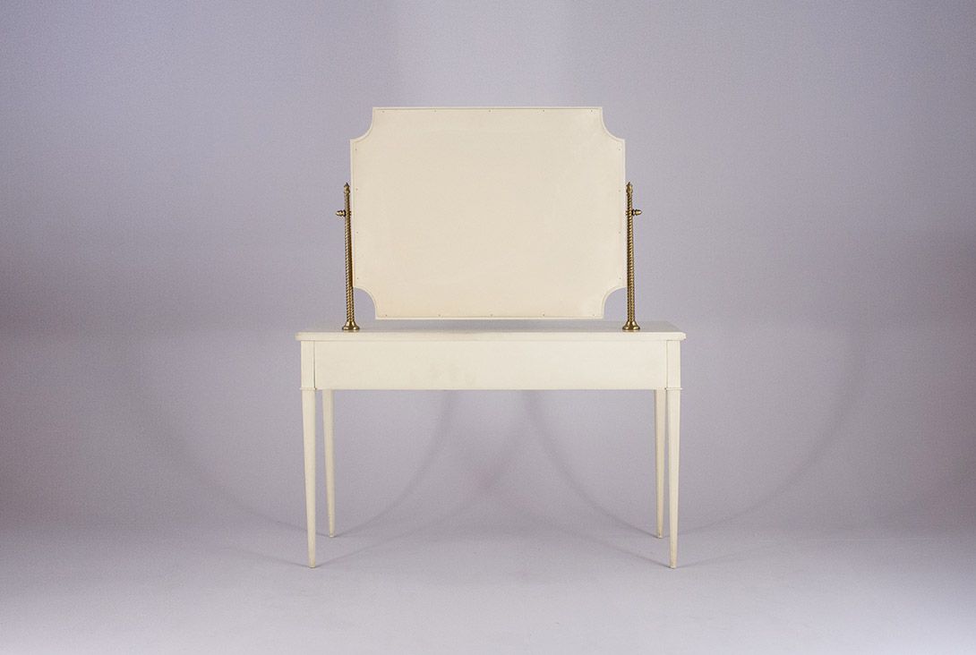 Foto Women Dressing Table with Movable Mirror, Two Drawers and Golden Details 1940 h148x120x46