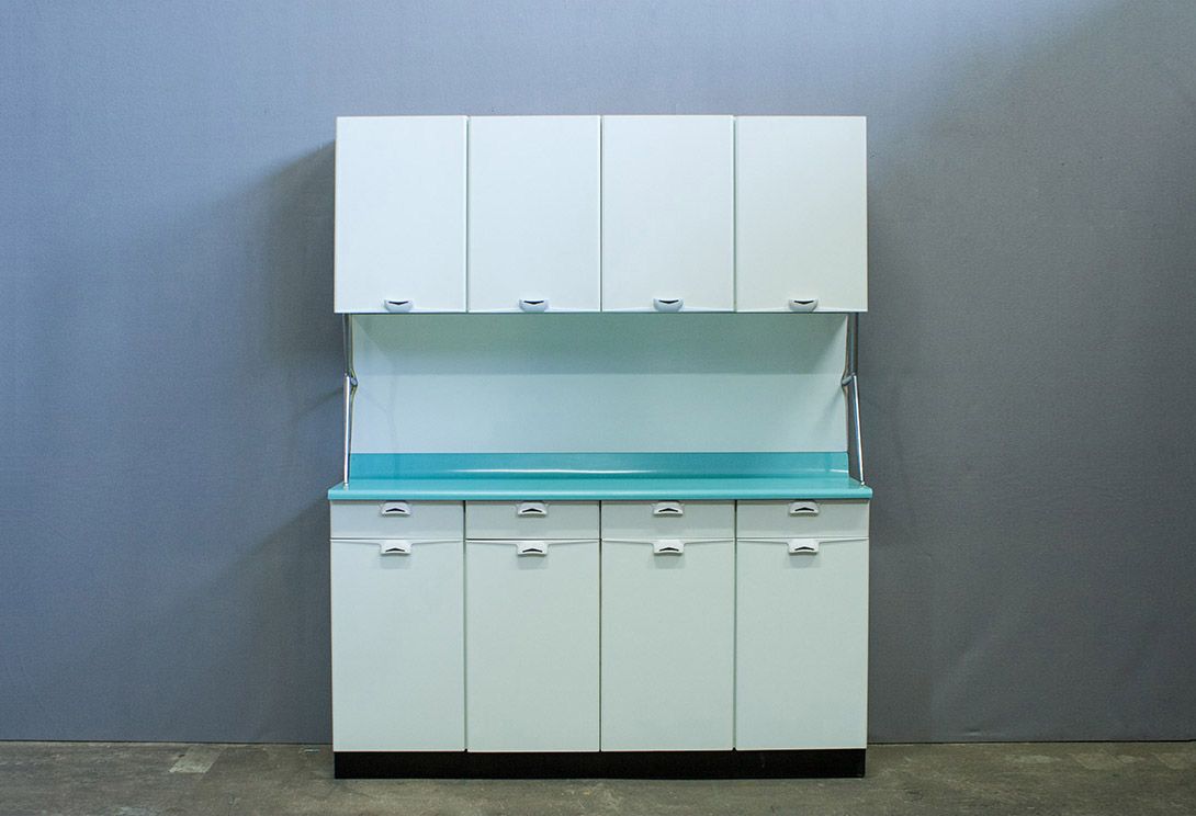 Foto White Salvarani Kitchen with Turquoise Worktop 1965