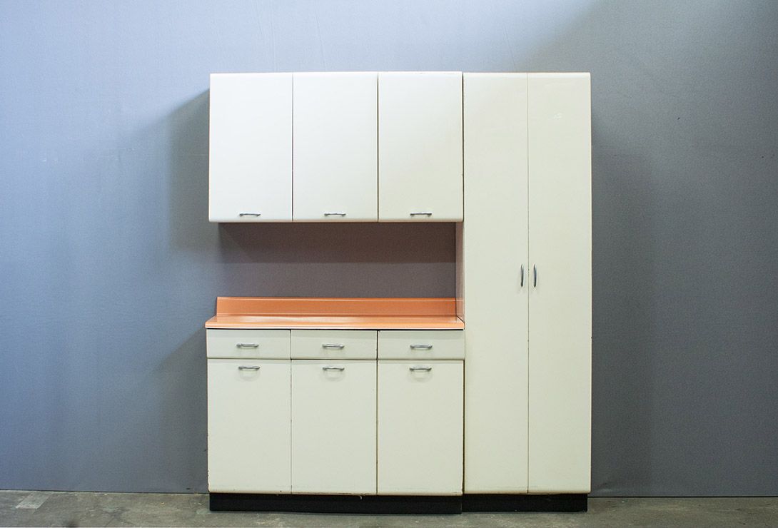 Foto White Metal Kitchen with Orange Worktop Part 1 Italy 1960