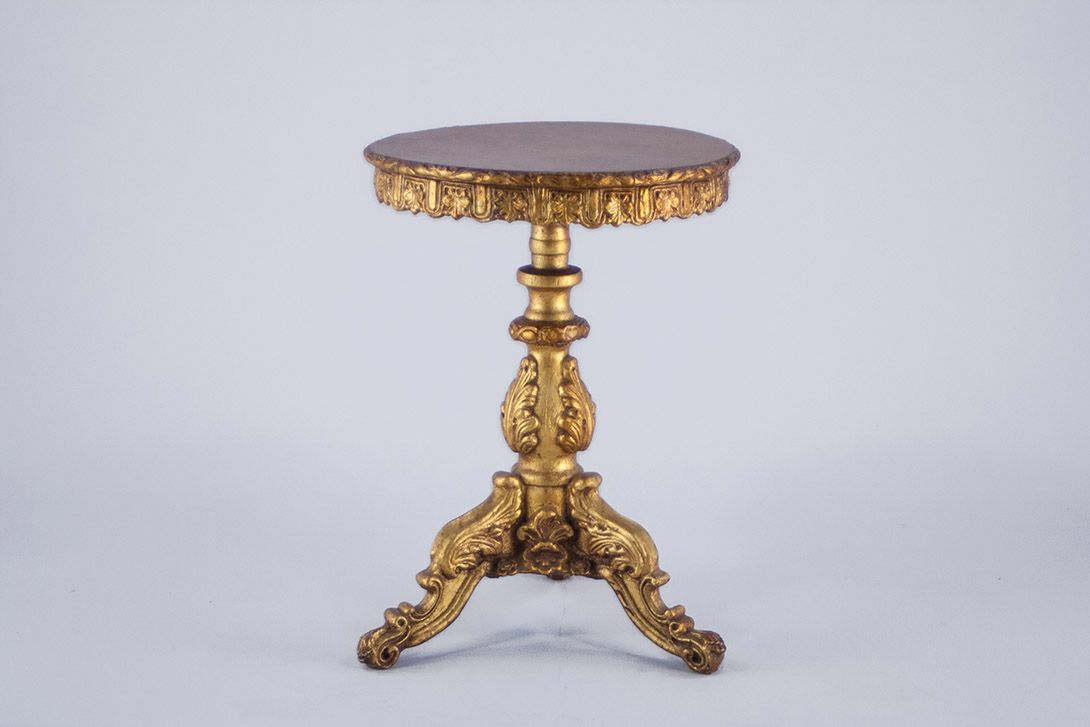 Foto Golden Ornately Side Table Historism 1964 ​h71x52