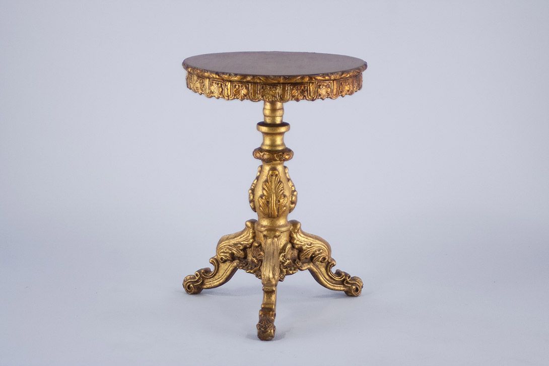 Foto Golden Ornately Side Table Historism 1964 ​h71x52