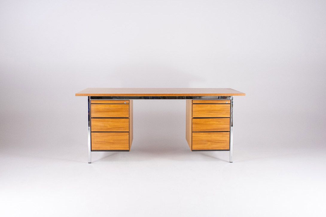 Foto Classic Modern Rosewood Desk with Chrome Frame and Drawers 1960 ​h75x180x90