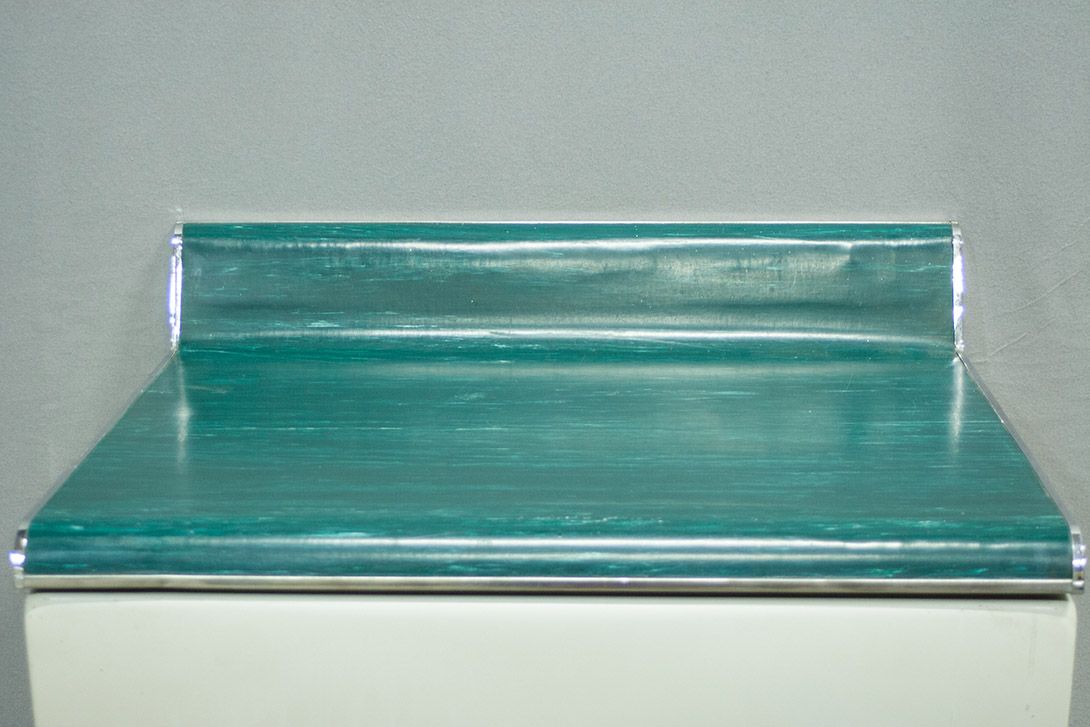 Foto White Metall Kitchen Cabinet with Green Worktop 1959