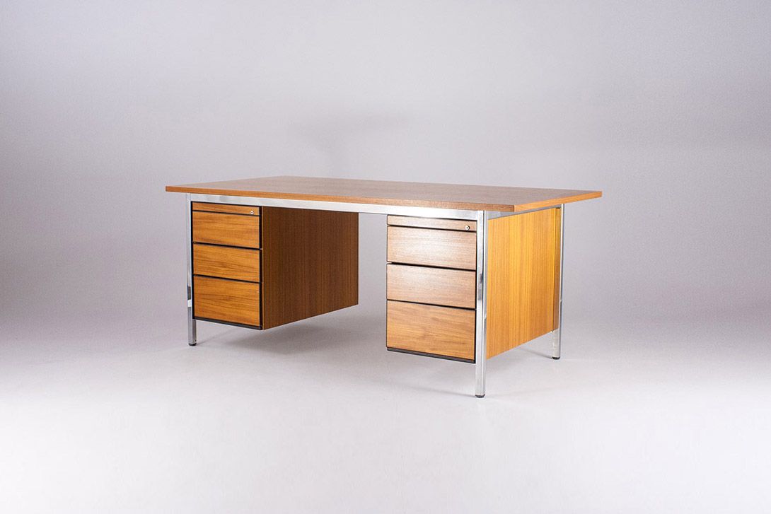 Foto Classic Modern Rosewood Desk with Chrome Frame and Drawers 1960 ​h75x180x90