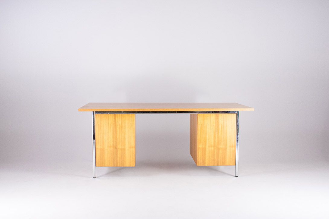 Foto Classic Modern Rosewood Desk with Chrome Frame and Drawers 1960 ​h75x180x90