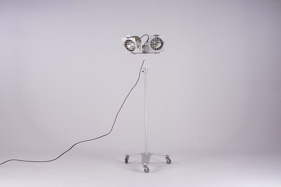 Foto Adjustable Spot Lights on Wheels Italy 1980 ​h165 A1