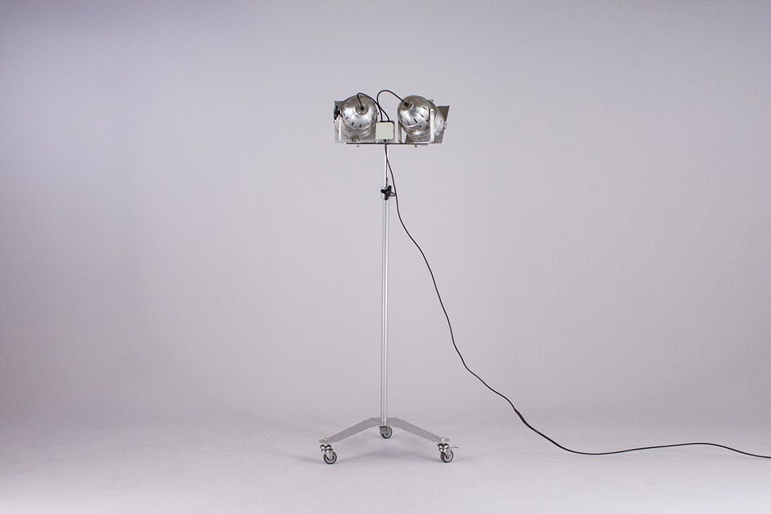 Foto Adjustable Spot Lights on Wheels Italy 1980 ​h165 A1