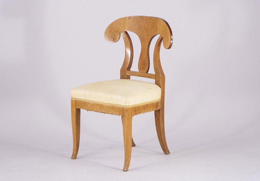 Foto Biedermeier Chair with Beige Brocade Upholstery