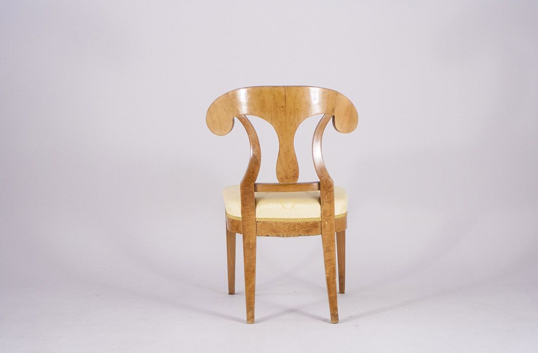 Foto Biedermeier Chair with Beige Brocade Upholstery