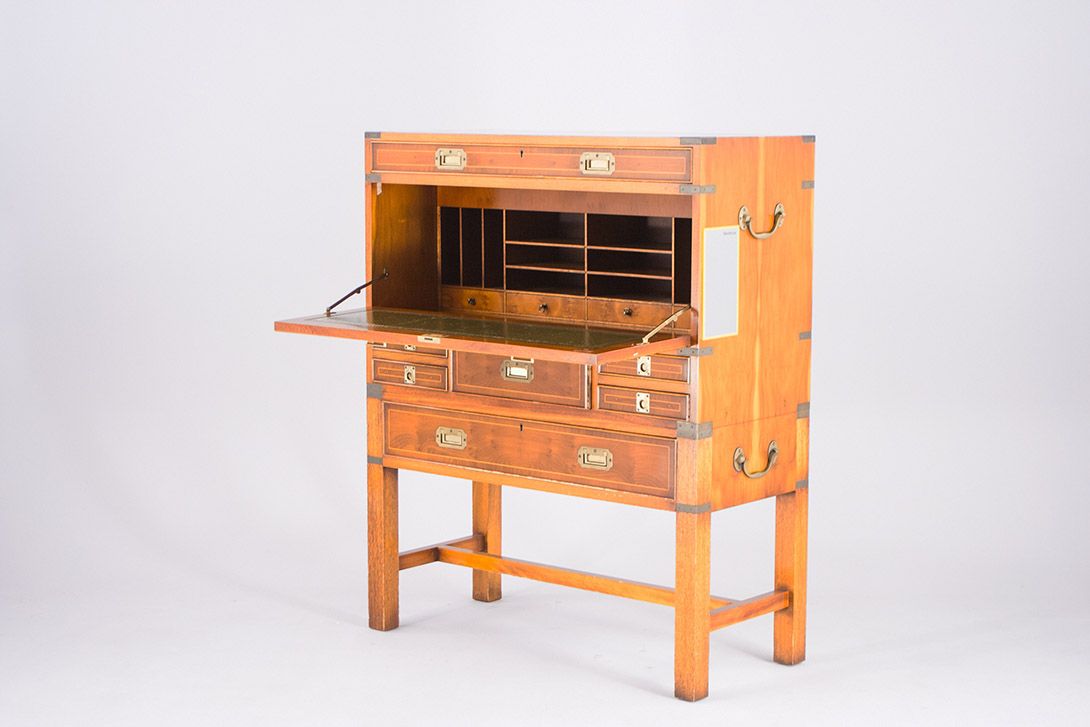 Foto Mobile Travelers Bureau with Many Drawers England 1910 h113x91x41