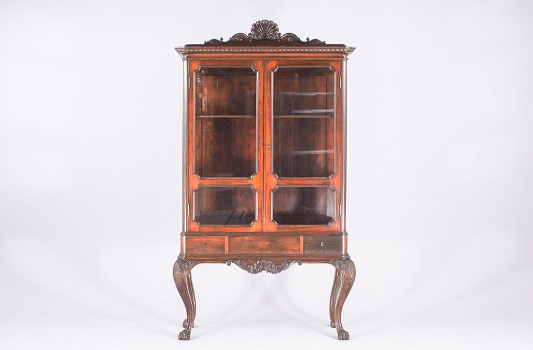 Foto Wilhelminian Oak Cabinet with Curved Legs and Showcase​ h195x43x111 *N
