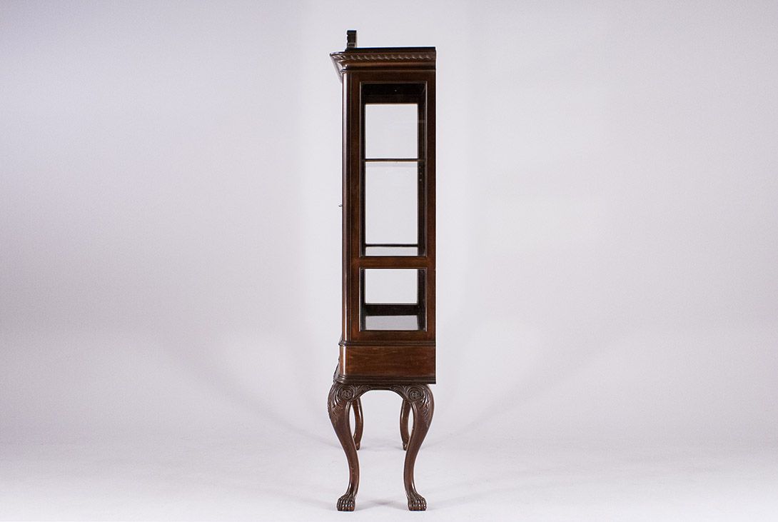 Foto Wilhelminian Oak Cabinet with Curved Legs and Showcase​ h195x43x111 *N