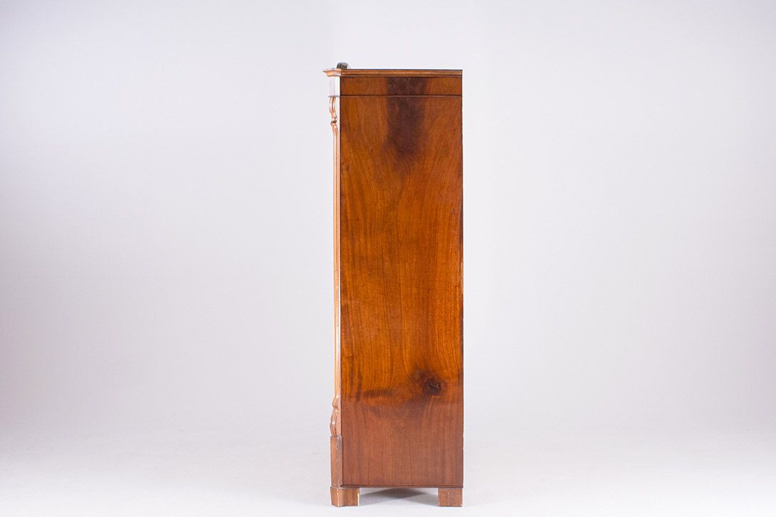 Foto Renaissance Historism Cabinet with Carved Details 1890 *N