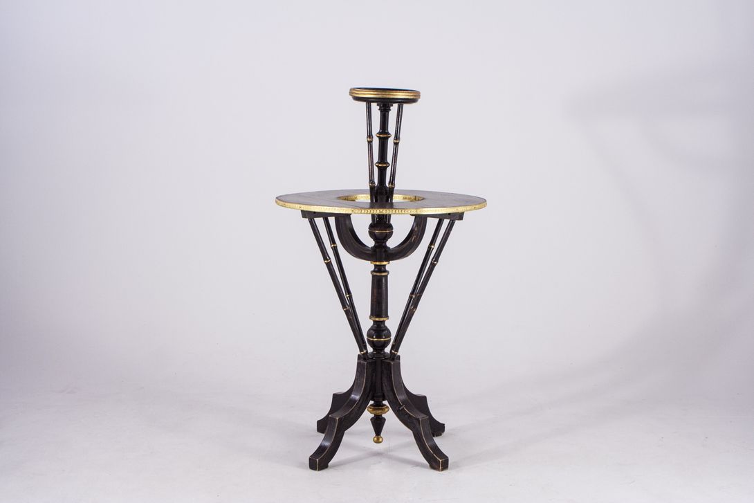 Foto Black Flower Stand Table with Golden Details 1898 h106x61