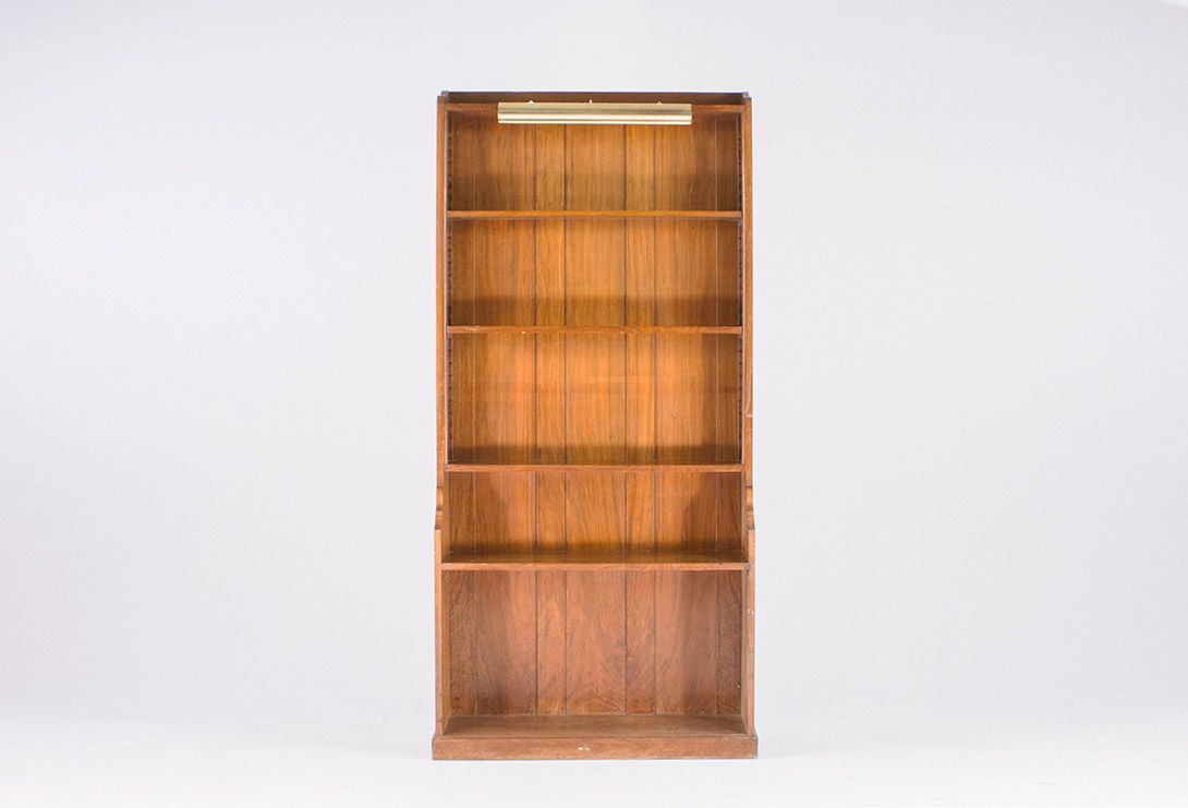 Foto Buffet Arts &#038; Crafts with Shelf and Brass Book Lamp h225x128x38 Frankfurt 1895