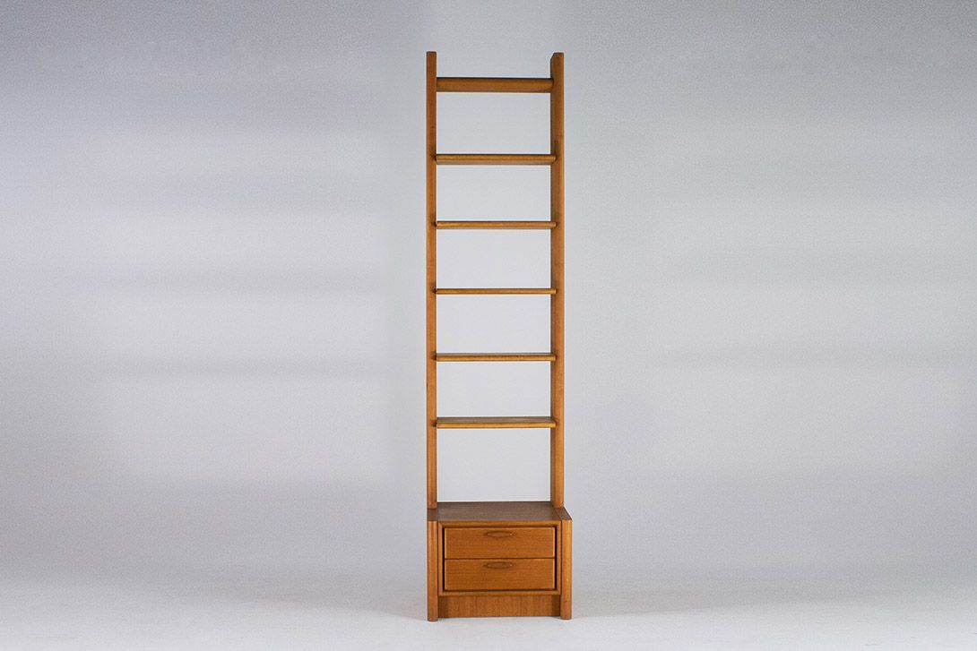 Foto Long Narrow Teak Shelf 1972