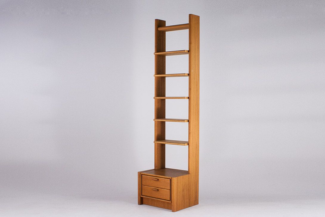 Foto Long Narrow Teak Shelf 1972