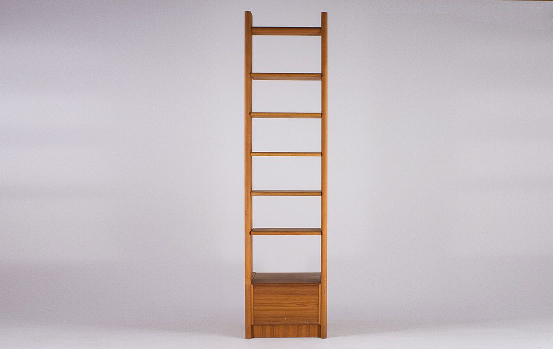 Foto Long Narrow Teak Shelf 1972