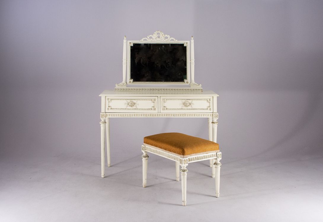 Foto Classicism Dressing Table with Tilting Mirror 1920 h135x110x45