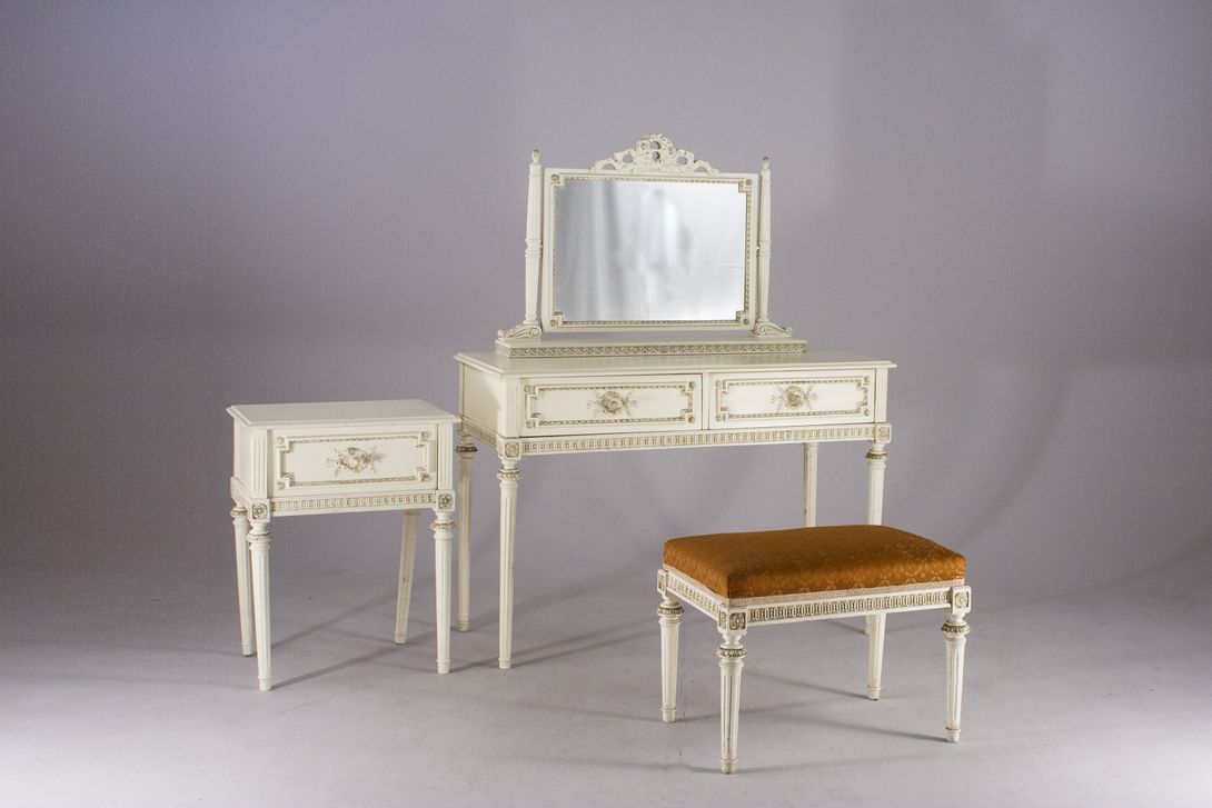 Foto Prussian Bedside Table Classic Historism 1925 ​h65x52x37