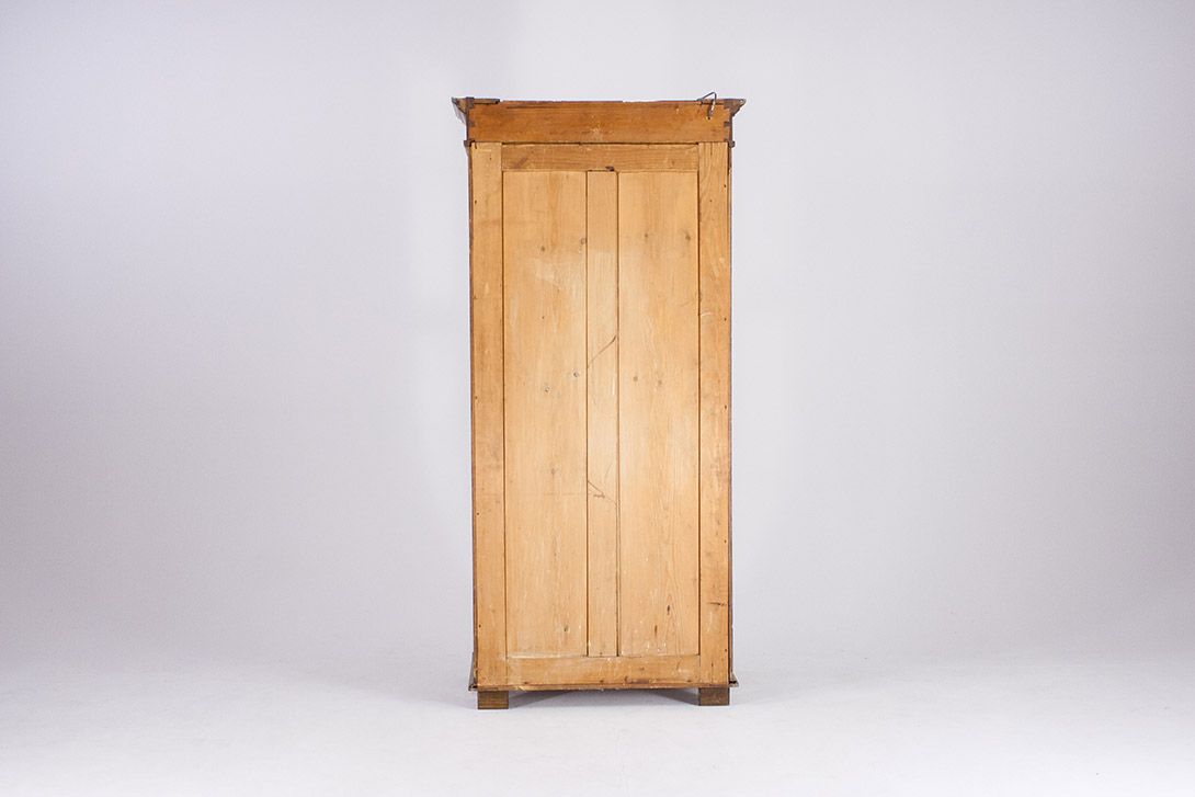 Foto Jugendstil Cabinet with Light and Glass Door​ h162x78x48