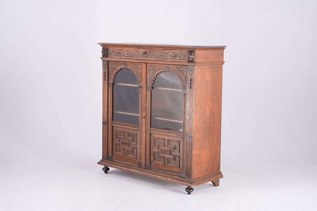 Foto Oak Wooden Double High Board with Carved Relief 1879 *N