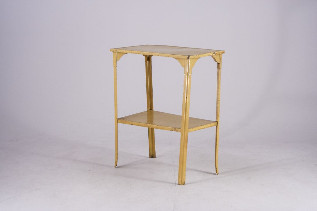 Foto Metal Side Table Wilhelminian Forces 1914