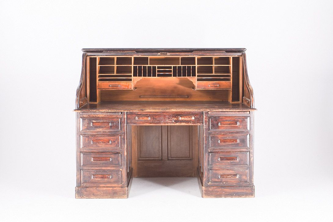 Foto Wilhelminian Registration Office with Many Compartments ​h127x81x153