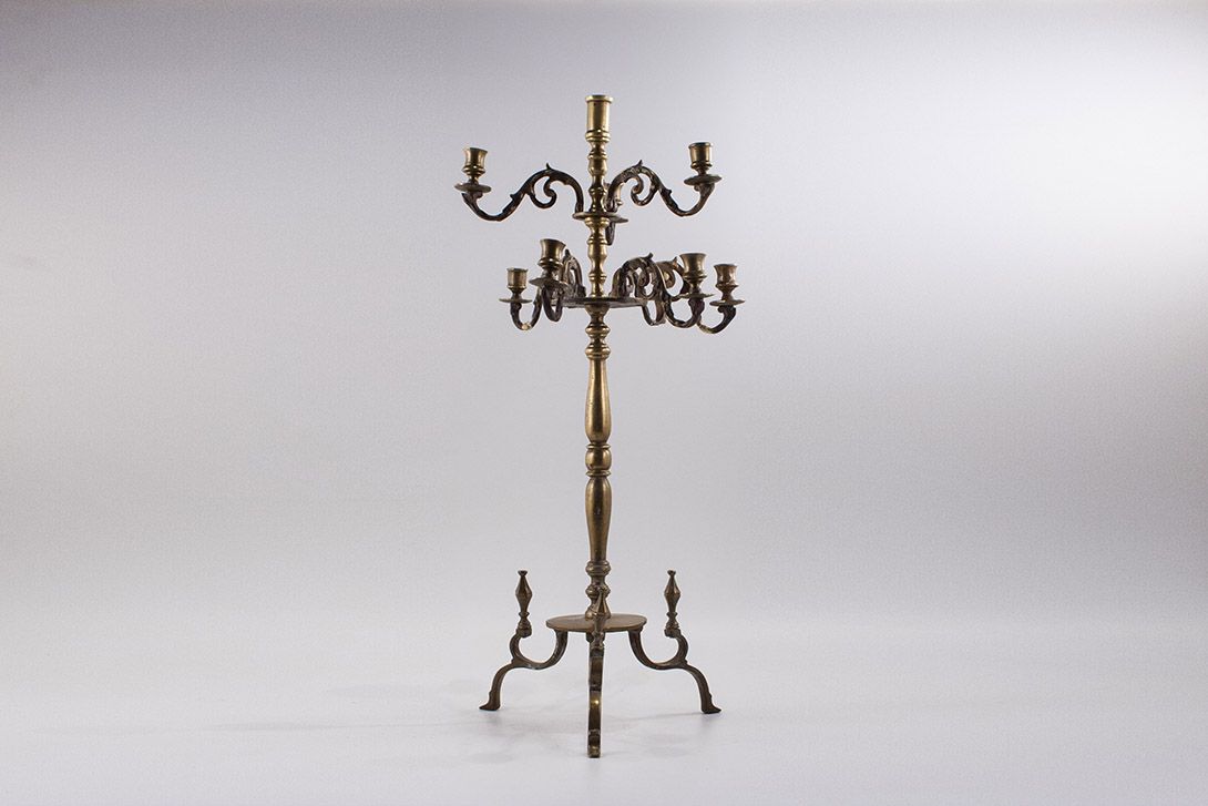 Foto Brass Candle Holder with one Piece Missing 1870 Berlin h77