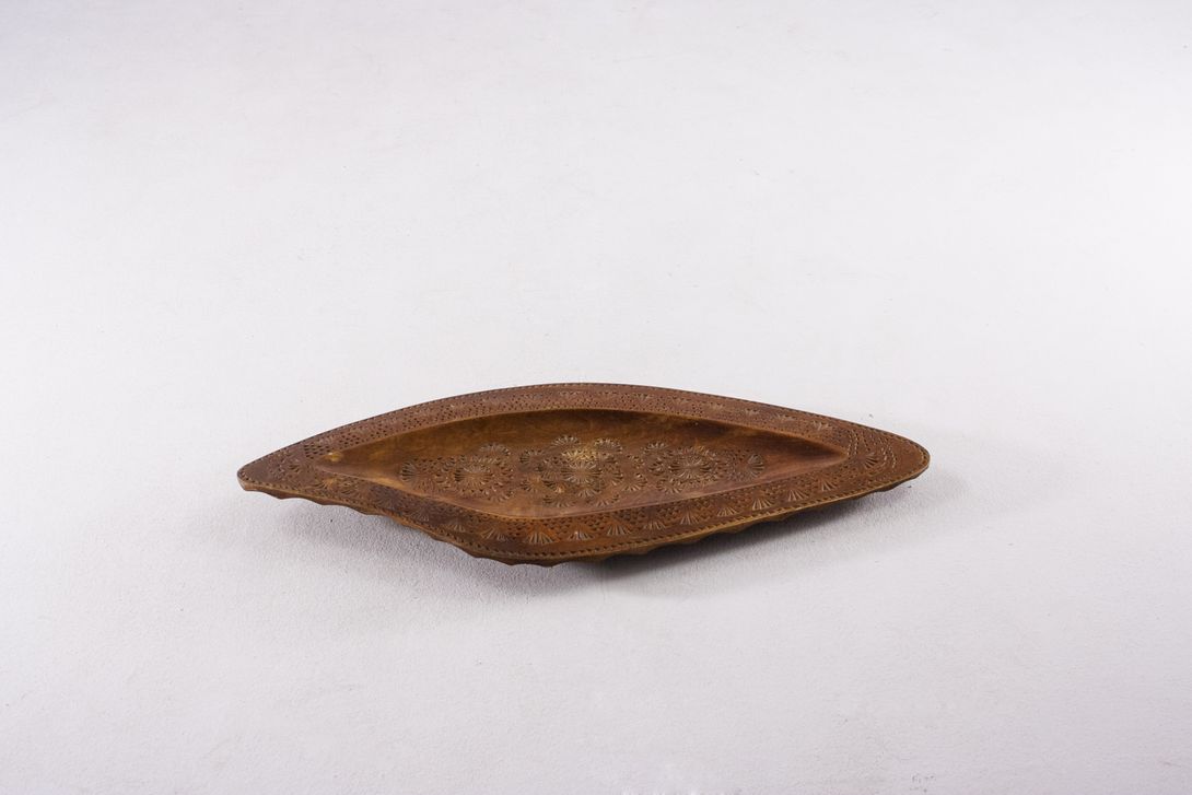 Foto Wooden Shell with Carved Relief Masuren 1935