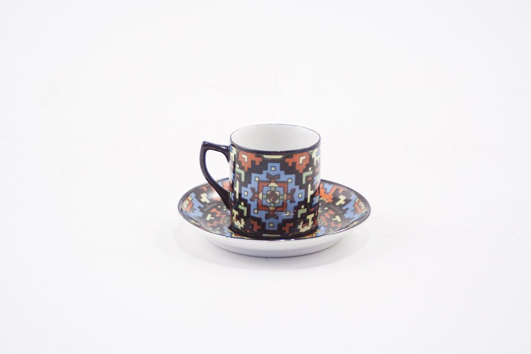 Foto Oriental Tea Set with Colorful Pattern 1925