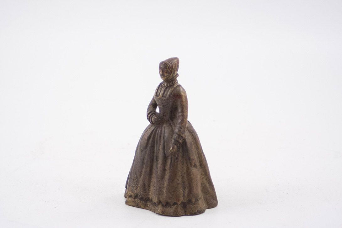 Foto Maid Formed Victorian Brass Bell h14x8