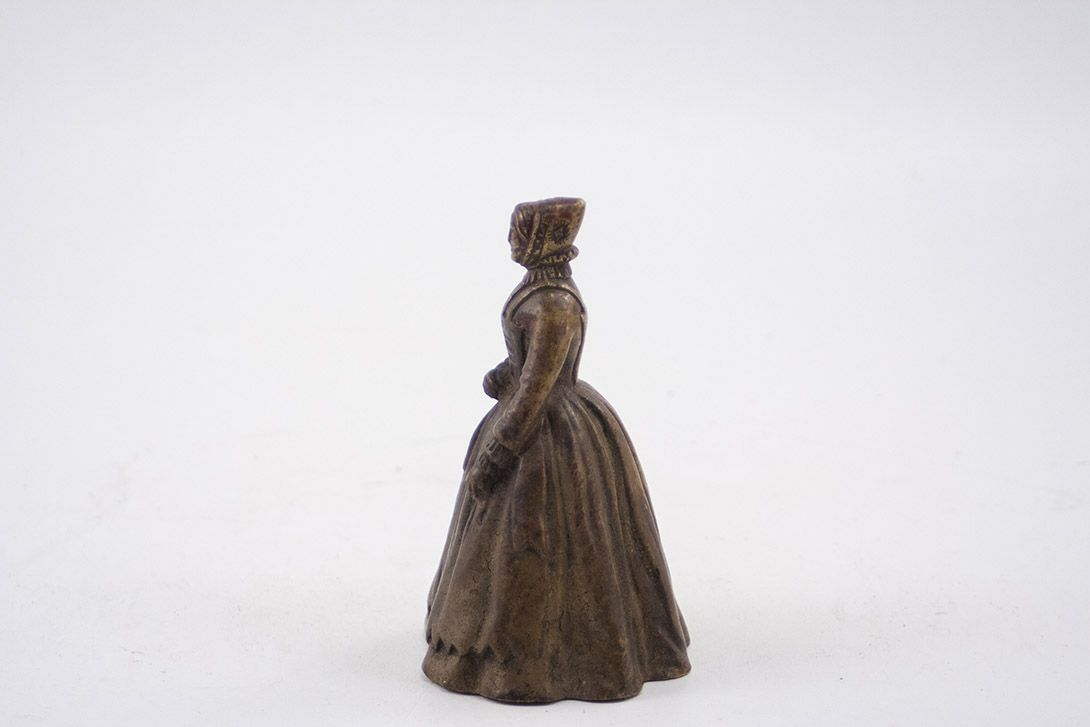 Foto Maid Formed Victorian Brass Bell h14x8