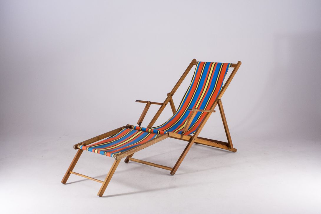 Foto Colourful Striped Beach Chair 1967