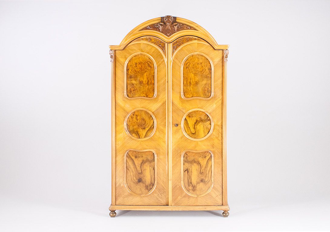 Foto Neo Renaissance Rosewood Cabinet 1880 *N