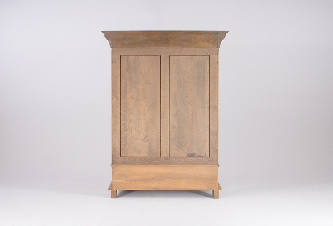 Foto Massive Baroque Style Oak Rifle Cabinet