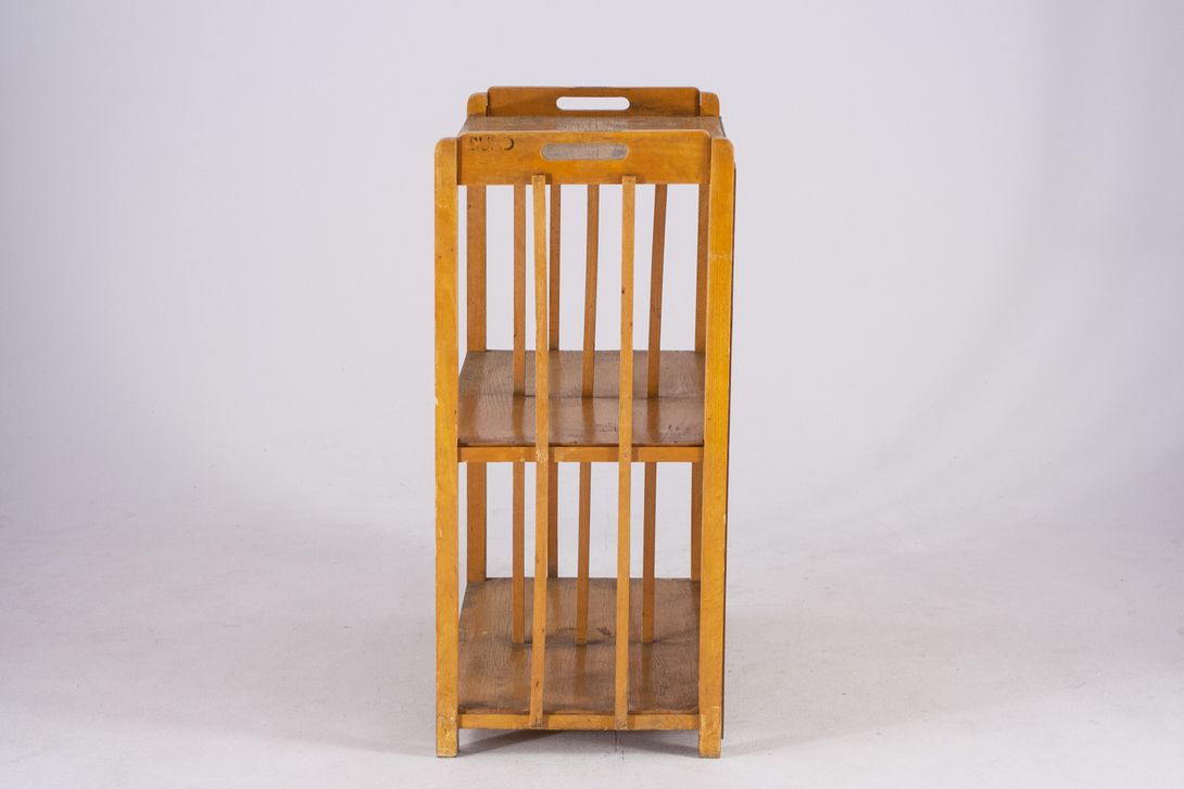 Foto Little Shelf Administration with Back Panel Bund Berlin 1954