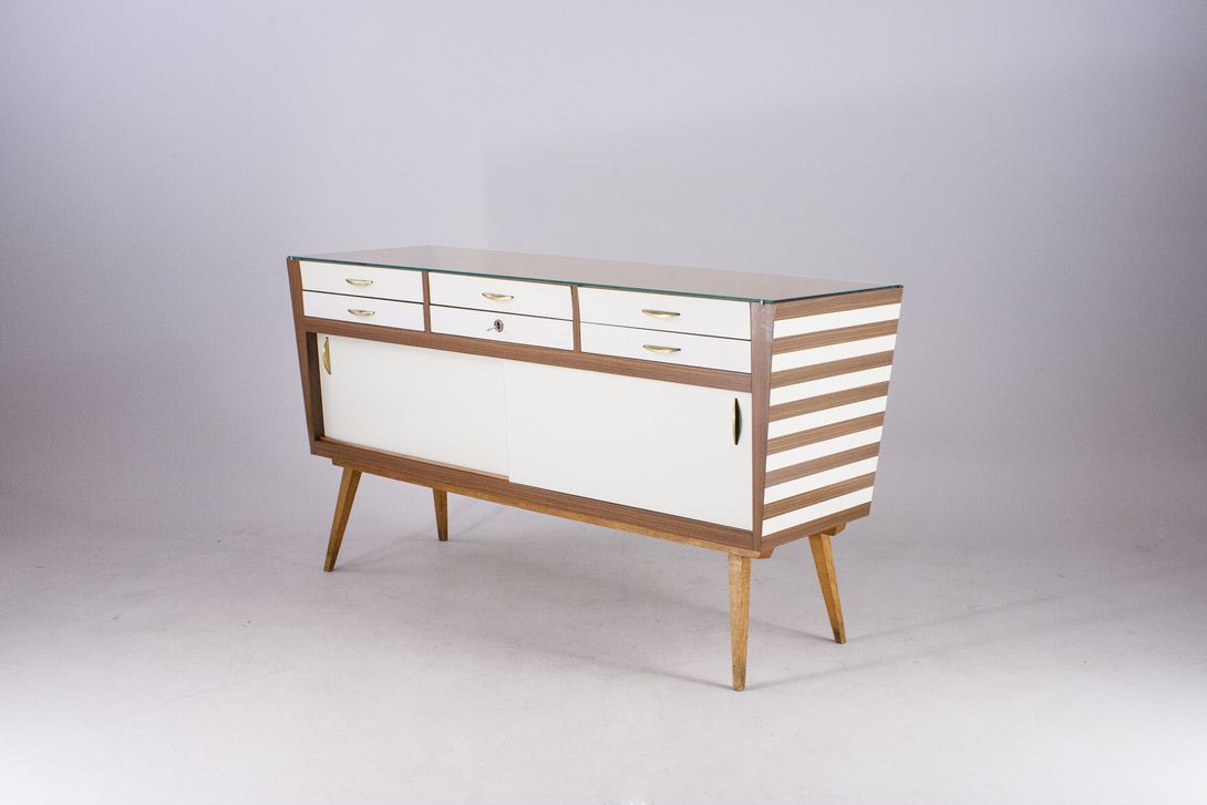 Foto Cash Desk Showcase with Brown/White Stripes GDR 1964