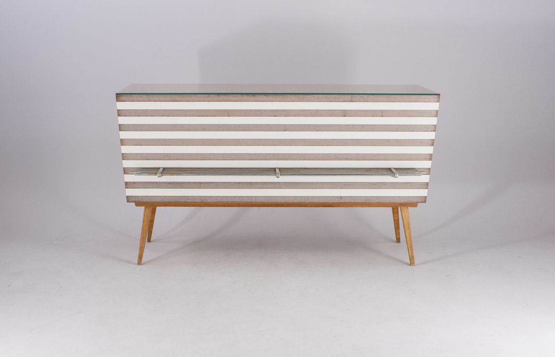 Foto Cash Desk Showcase with Brown/White Stripes GDR 1964