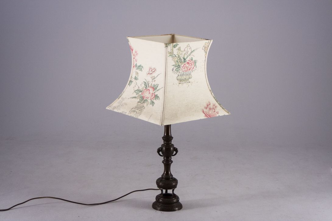 Foto Japanese Table Lamp with Linen Shade 1919 ​h90
