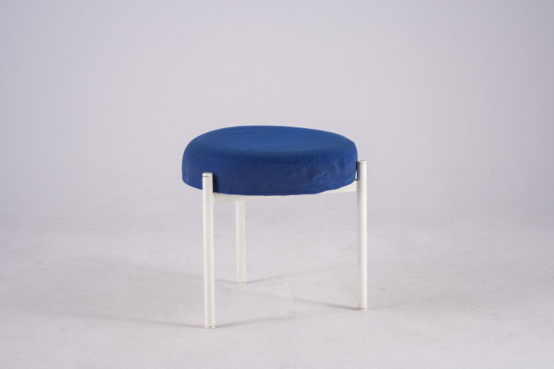 Foto Stool with Blue Upholstery and White Frame 1960 h40x43