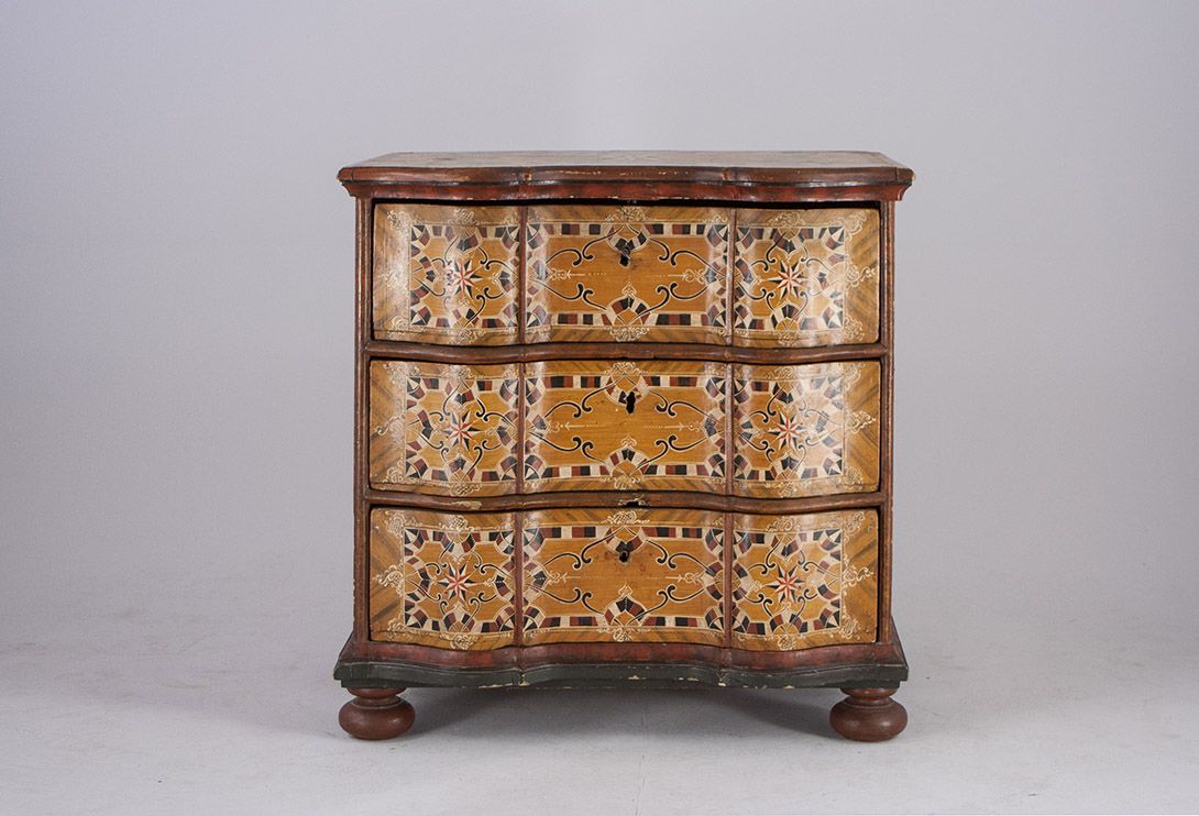 Foto Baroque Wooden Dresser Beautiful Colored 1850