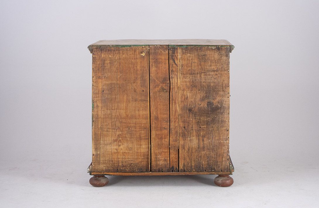 Foto Baroque Wooden Dresser Beautiful Colored 1850